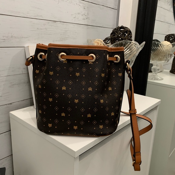 Foxer drawstring bucket bag excellent condition - Picture 2 of 4